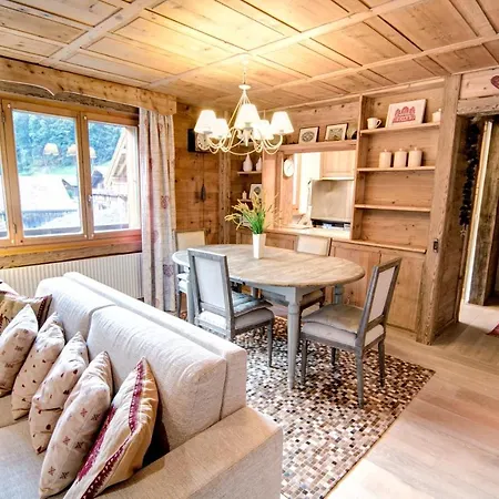 빌라 Beautiful And Luxurious Chalet In Champery, Portes Du Soleil, Swiss Alps. Peaceful Location With Stunning Views *